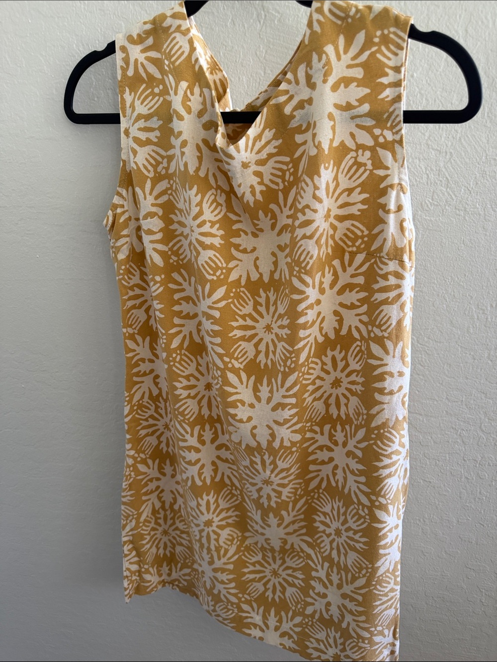 Alohiwai - Sleeveless Printed Tank Top in Yellow and Cream